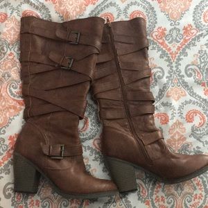 Woman’s boots size 10